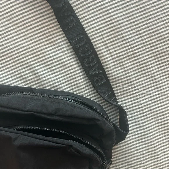 NWT BAGGU Black Belt Bag - Picture 3 of 6